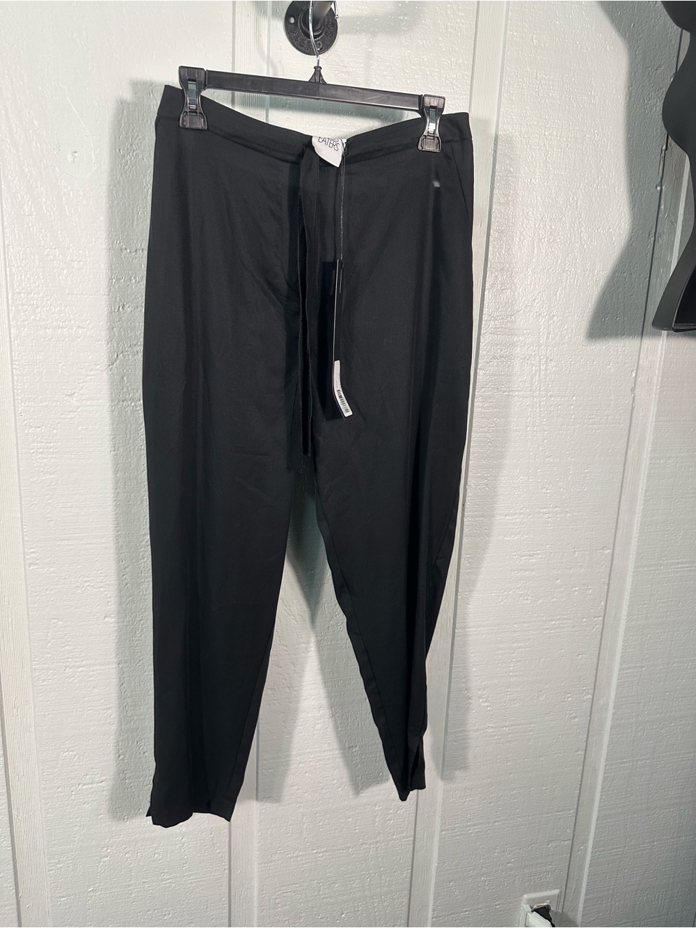 Lotus Eaters Black Cropped Pants Size XSmall EUC